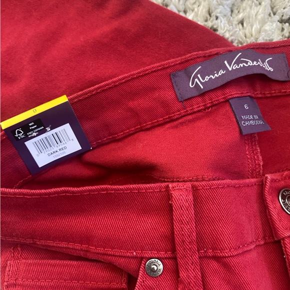 Women’s Red Jean Capri pants SZ 6 NWT - Picture 6 of 8